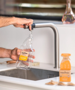 HappySoaps cleaning tabs keukenreiniger fles met water